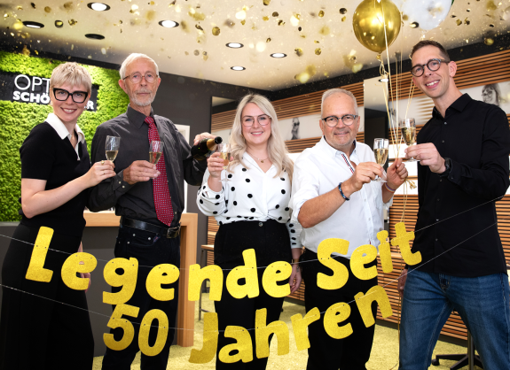 50 Jahre Optik Sch&ouml;nauer &ndash; Team feiert